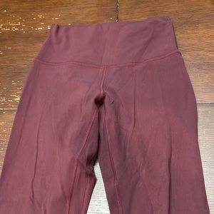 High waisted maroon crop leggings
